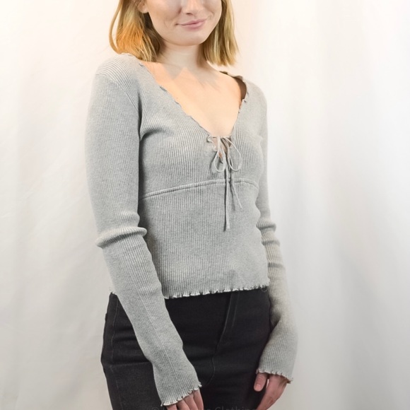 NWT Lush Tie Front V-Neck Ribbed Top - Picture 3 of 10